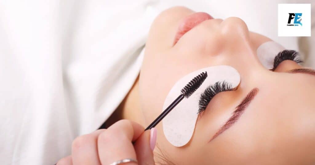 Care for eyelash extensions after a lash lift